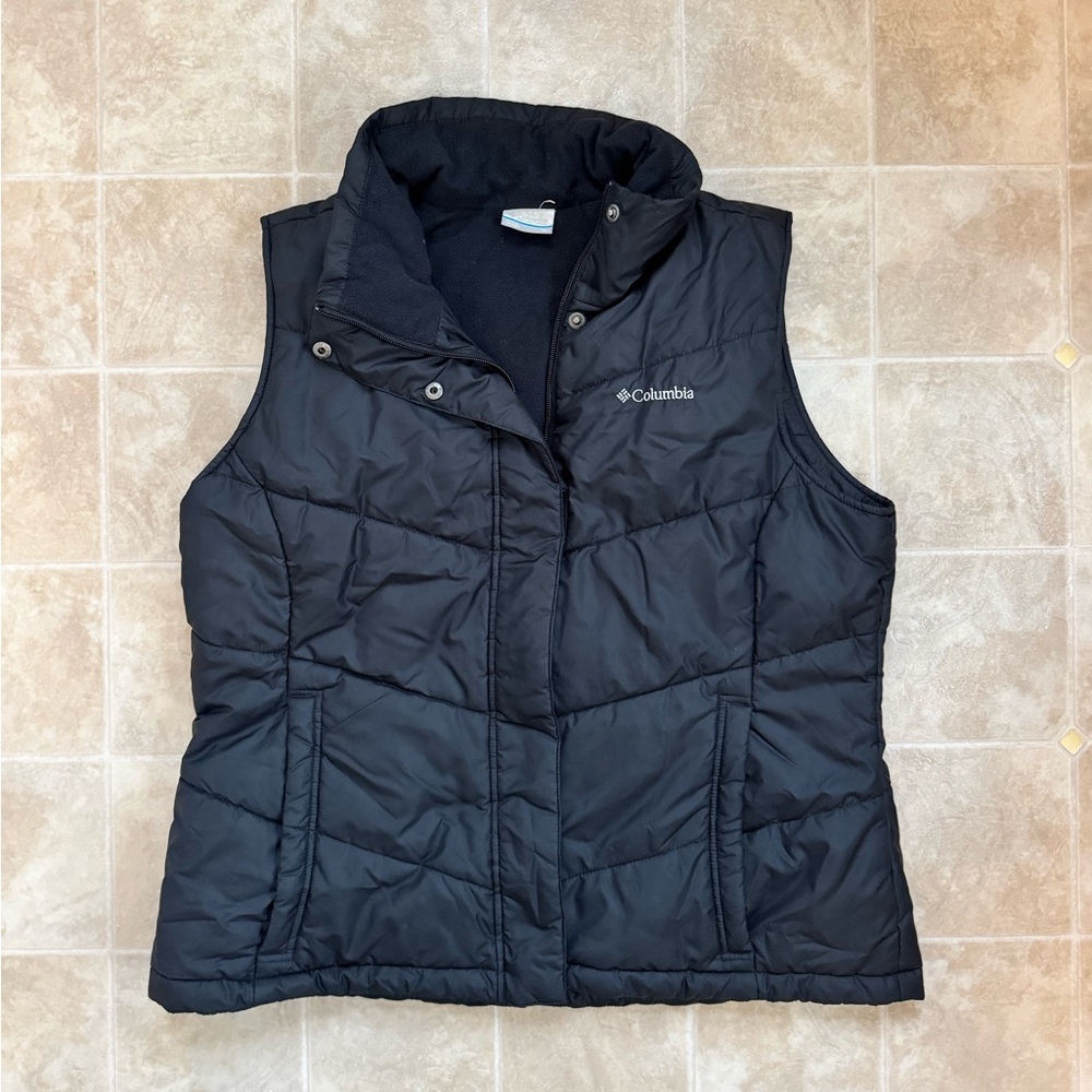 Columbia Women's Dark Puffer Vest